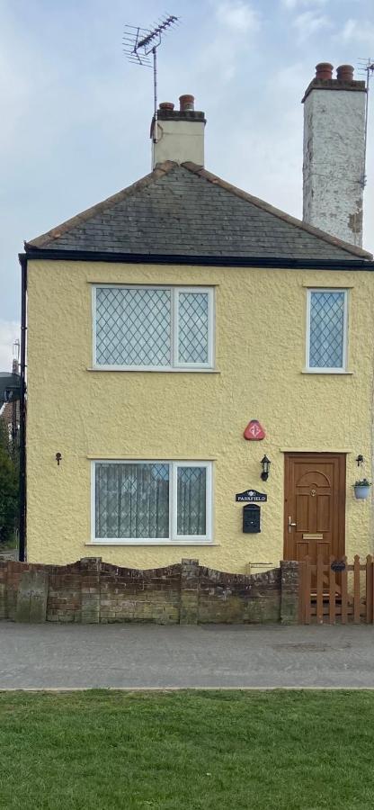 Cosy Cottage Great Bentley Near Station And Shops Exterior photo